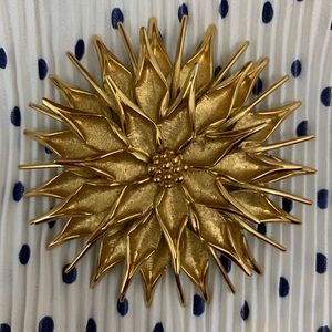 Vintage Gold Color Flower Brooch Accessory